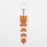 Articulated cat keychain orange – detail