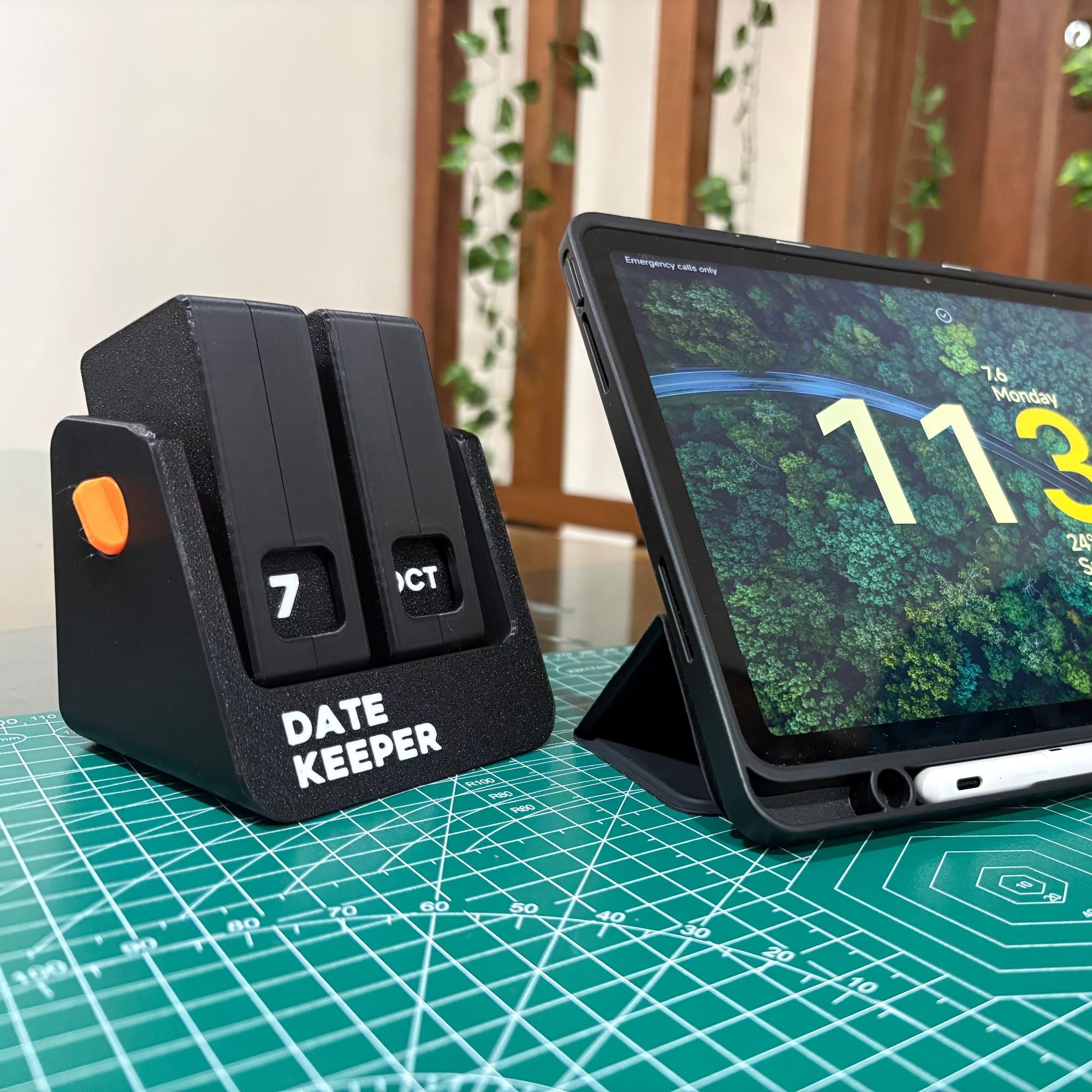 Perpetual Flip Calendar – 3D Printed Desk Calendar That Never Expires